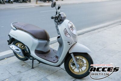 scoopy màu trắng giá bao nhiêu