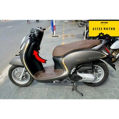 vị trí Nắp cốp Scoopy màu đen nhám